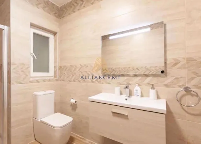 Modern Near Valletta Daire *